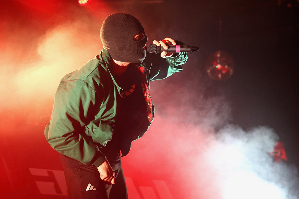 Waving The Guns Im Zenit Tour