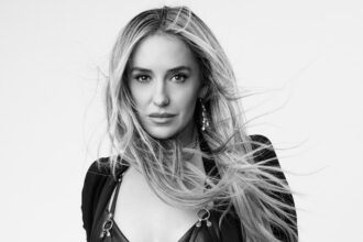 Lainey Wilson Can't Sit Still