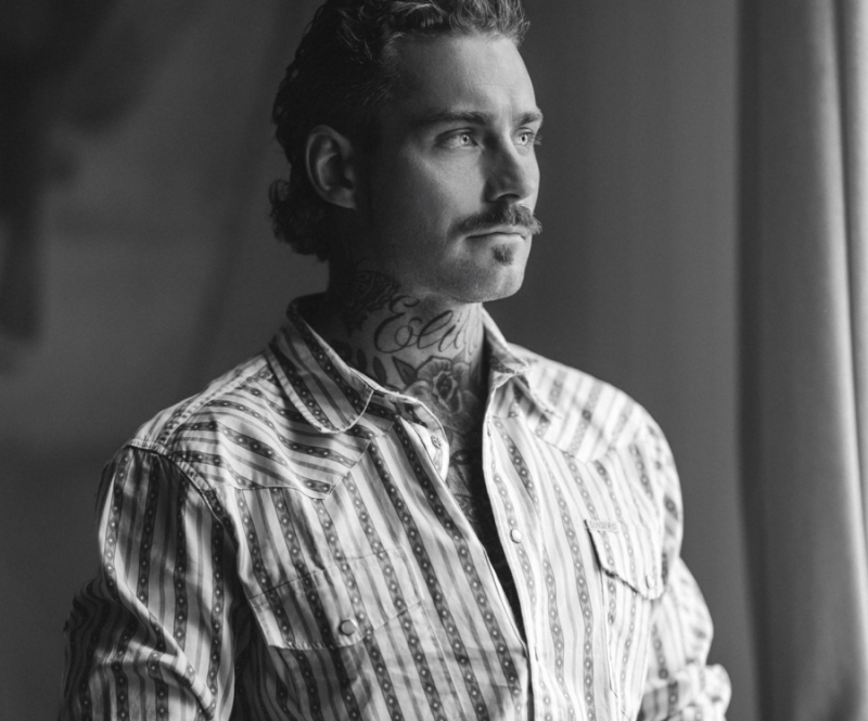 Douwe Bob Outcast Town