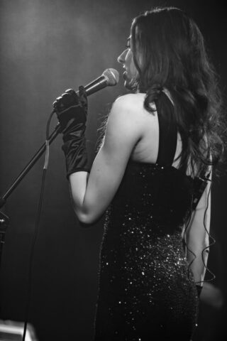 Izzy Escobar in Köln Fotos