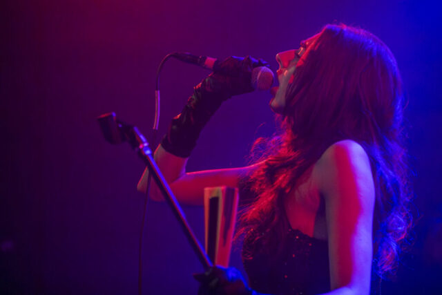 Izzy Escobar in Köln Fotos