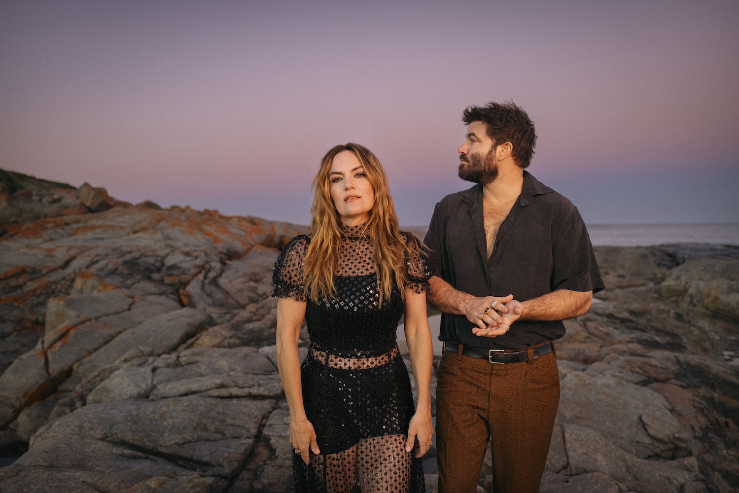 Angus & Julia Stone Karaoke Bar