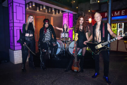 „Crossbone Skully zur Ankündigung des Albums Condemned To Rock n Roll“