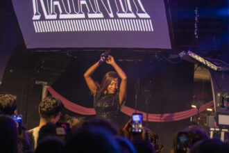- Natanya live im YUCA Köln während ihres Konzerts im Oktober 2026