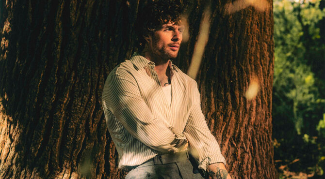 Tom Grennan Wrapped In Gold